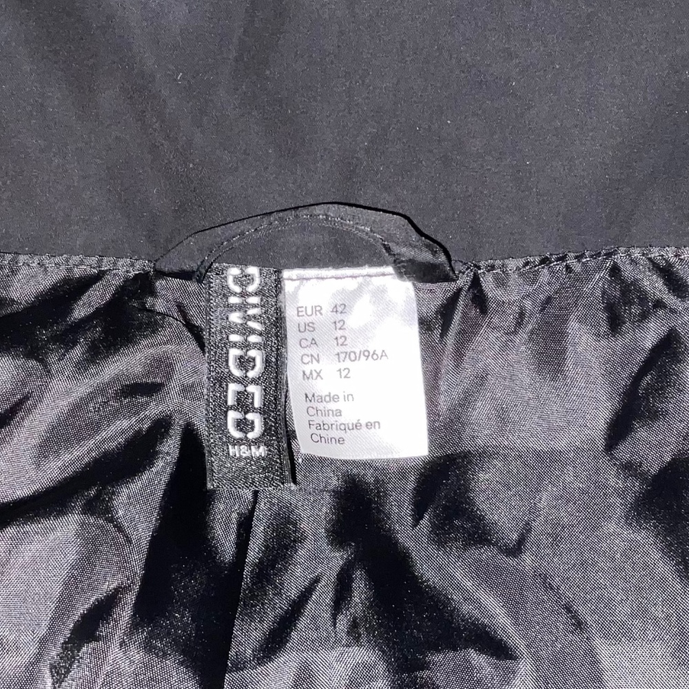 H&M Black Divided Puffer Jacket with Silver Tone Zipper Size 12 - Picture 4 of 6